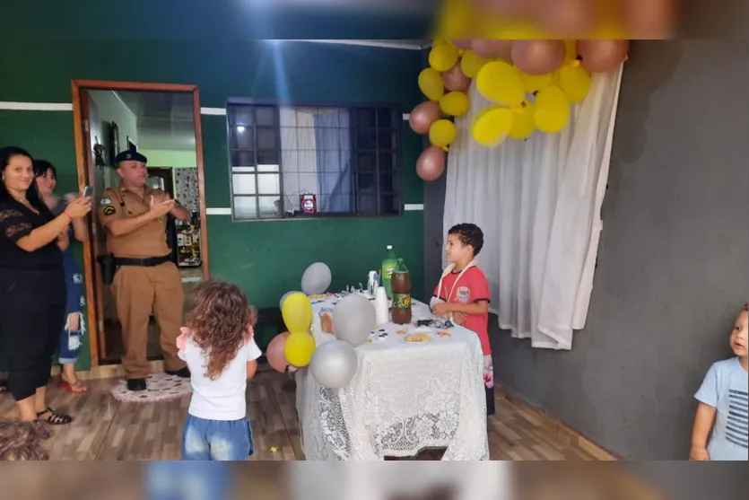 Policiais militares realizam sonho de menino de 6 anos