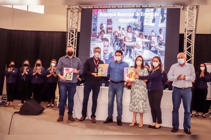 Semana pedagógica movimenta professores de Apucarana