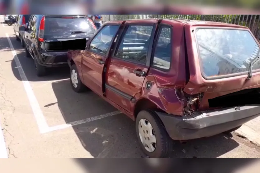 Acidente entre carros deixa trânsito lento em Arapongas
