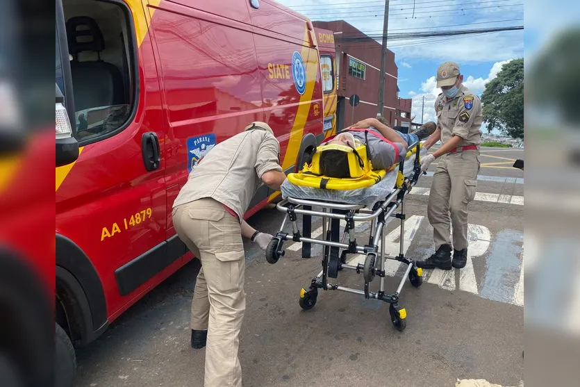 Acidente entre motos deixa um ferido em bairro de Apucarana