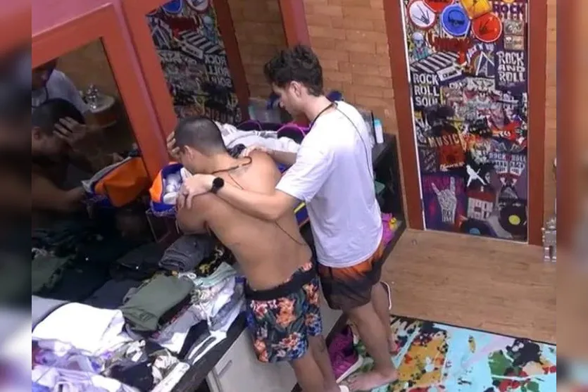 Arthur vai as lágrimas ao saber da desistência de Abravanel