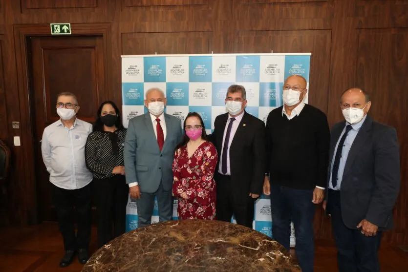 Assembleia do PR contrata primeira funcionária com Síndrome de Down