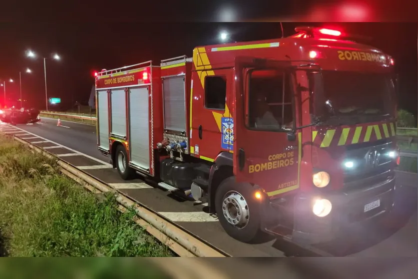 BR-369: veículo capota e motorista fica ferido em Aricanduva