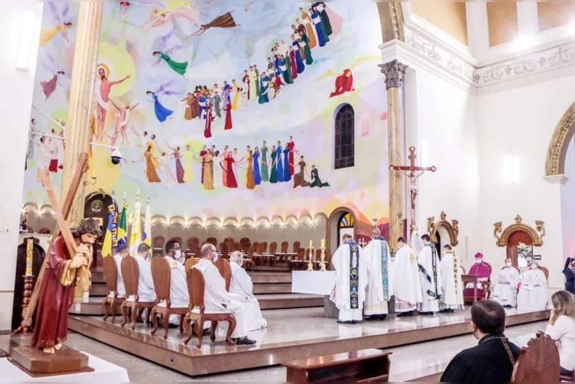 Católicos de Apucarana rezam pela paz na Ucrânia