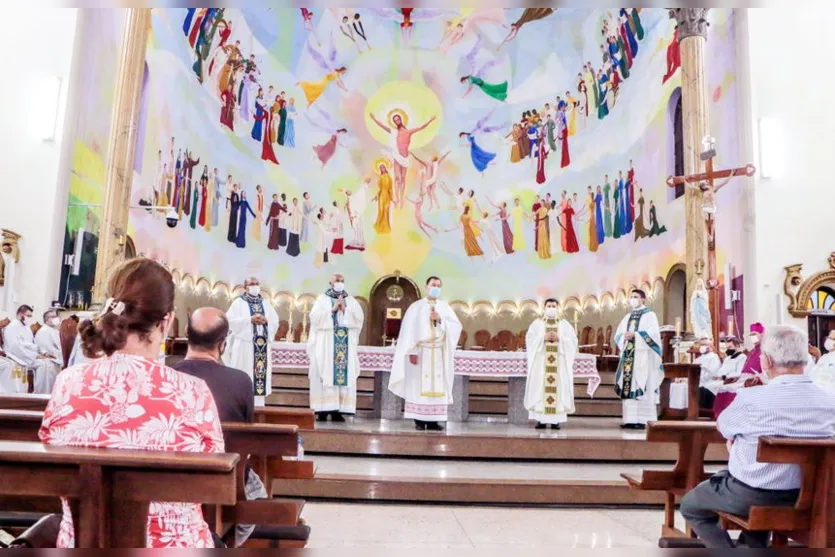 Católicos de Apucarana rezam pela paz na Ucrânia