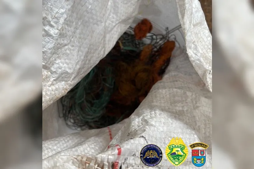 Dupla invade barracão e rouba materiais apreendidos pela PM