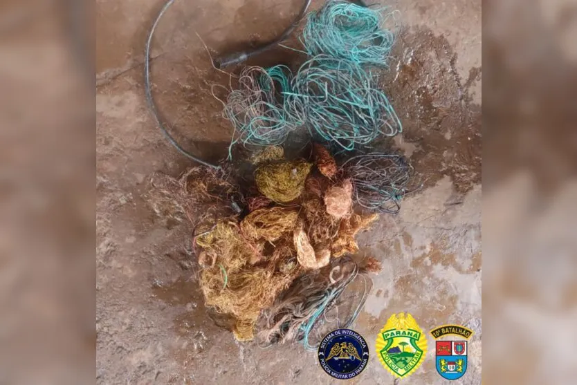 Dupla invade barracão e rouba materiais apreendidos pela PM