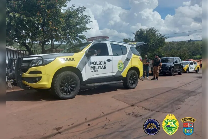 Dupla invade barracão e rouba materiais apreendidos pela PM