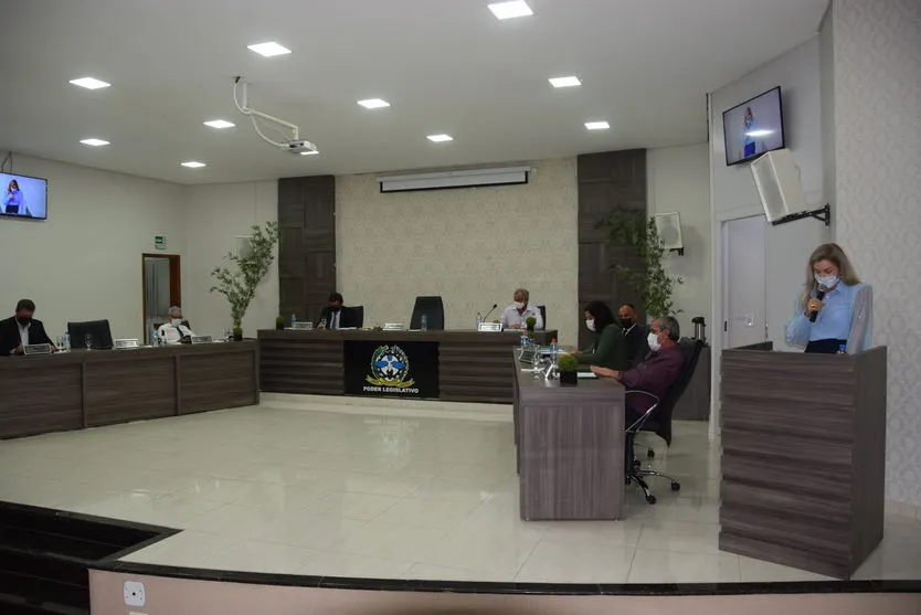 Gertrudes reassume mandato de vereadora de Ivaiporã