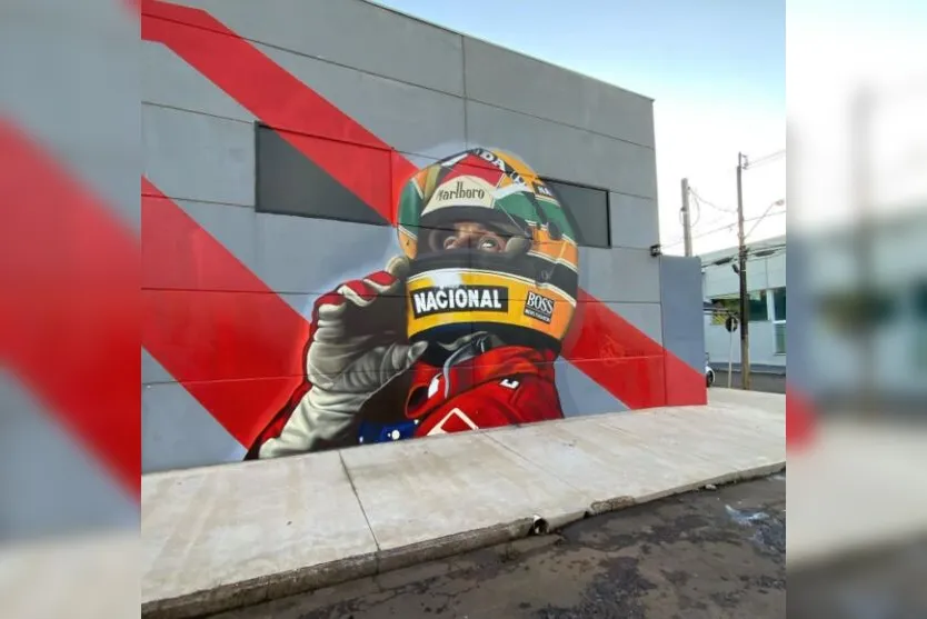 Grafiteiro conclui homenagem a Ayrton Senna, em Apucarana