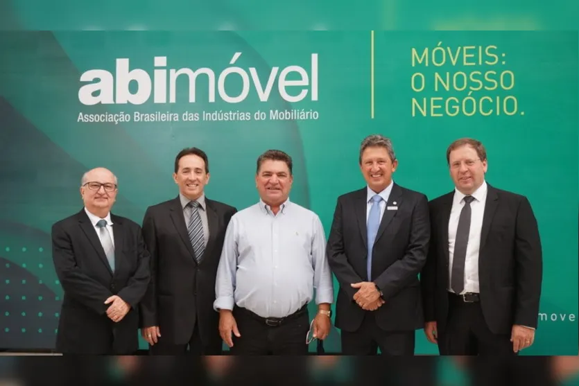 Irineu Munhoz assume a presidência da Abimóvel
