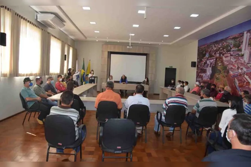 Ivaiporã homenageia agricultores do programa “Cultivando Água Limpa”