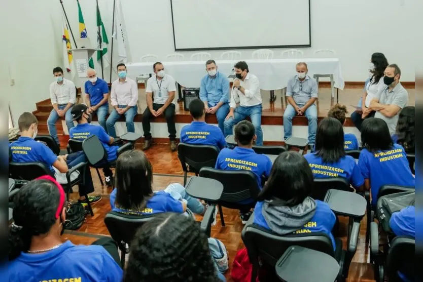 Jovens de Apucarana iniciam aprendizagem industrial