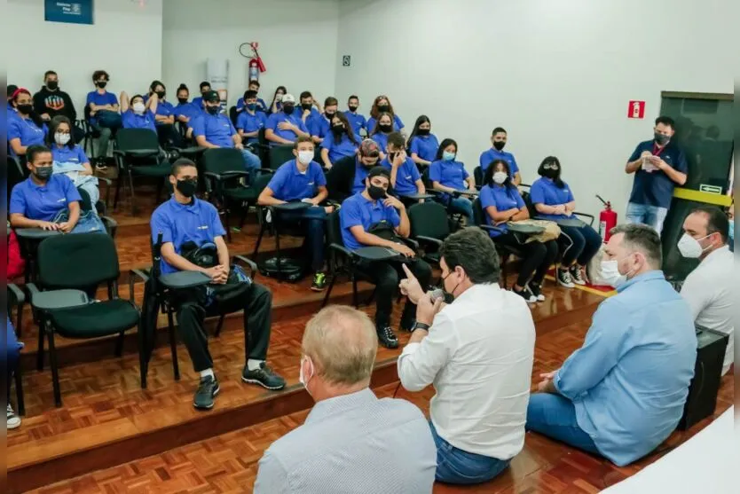 Jovens de Apucarana iniciam aprendizagem industrial