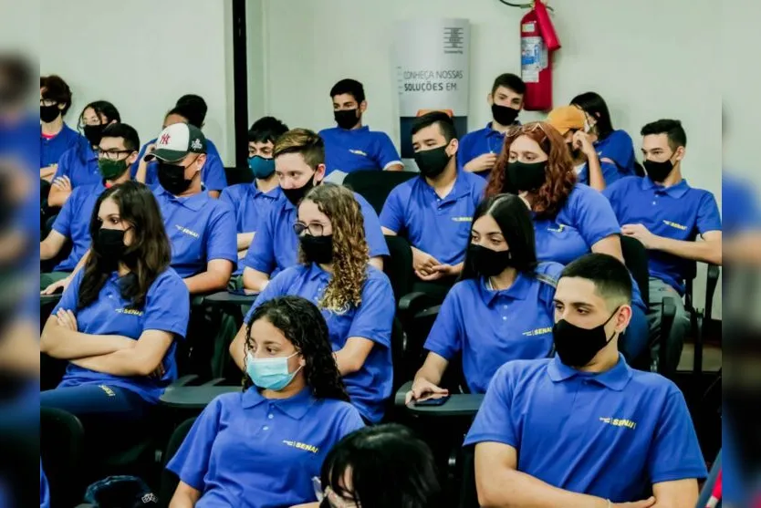 Jovens de Apucarana iniciam aprendizagem industrial