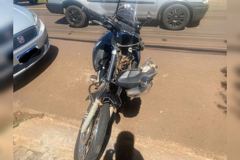 Motociclista fica ferido ao colidir com carro em Apucarana