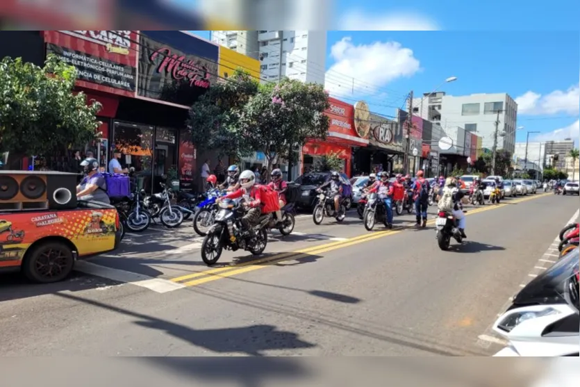 Motociclistas de aplicativos fazem manifestação em Apucarana; veja