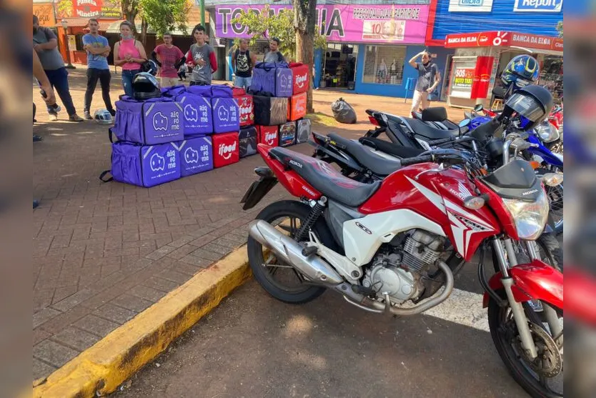 Motociclistas de aplicativos fazem manifestação em Apucarana; veja