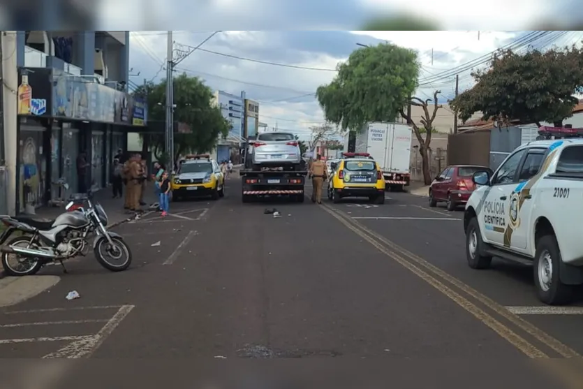  O carro de uma das vítimas foi levado para perícia 