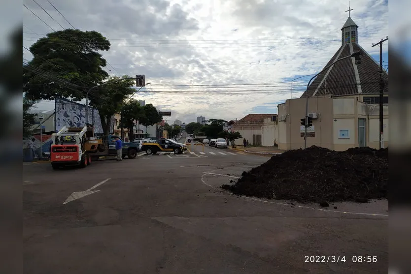 Obras bloqueiam trânsito de avenidas em Apucarana