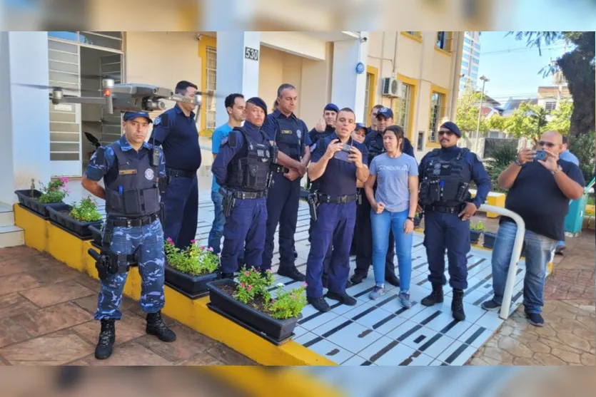  Os agentes do curso puderam conhecer alguns recursos técnicos do equipamento em demonstrações 