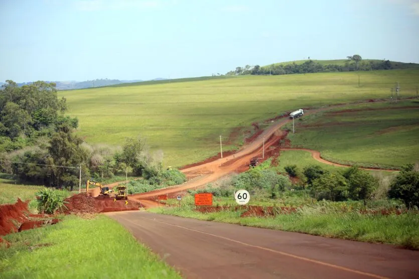 PR investe na reestruturação de rodovia em Godoy Moreira