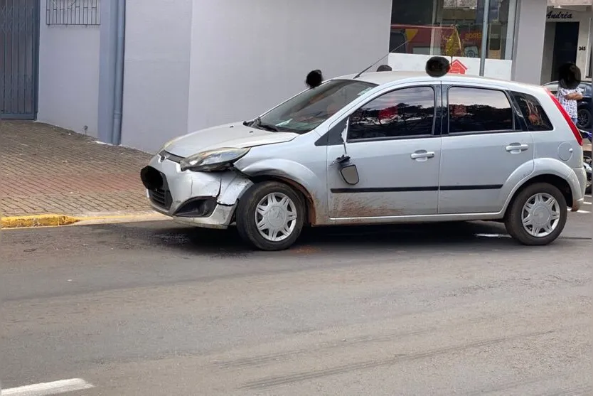 Pedestre é atropelado após colisão entre carros em Apucarana