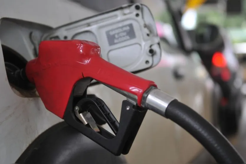 Preços dos combustíveis ganham pressão extra com guerra