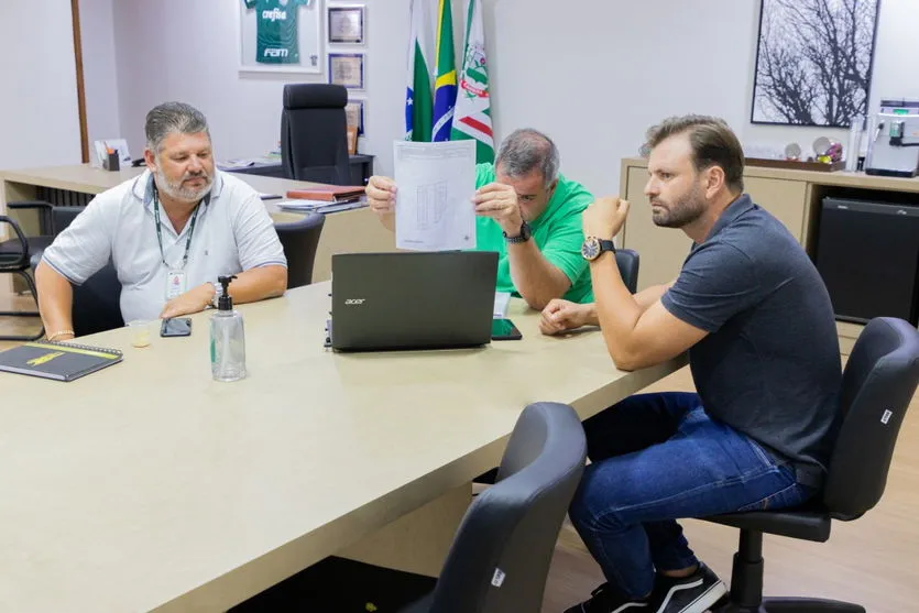 Prefeito Toledo recebe coordenador regional da Cohapar