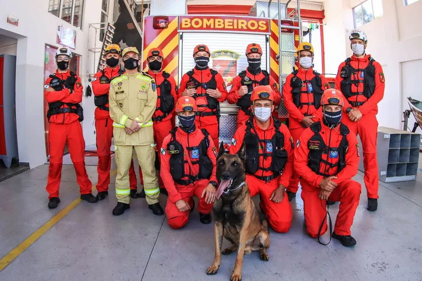  Primeira equipe de resgate deixou o Paraná no final da manhã de sábado (19) 