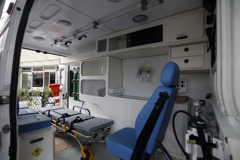 Saúde entrega ambulância para reforçar Samu de Faxinal