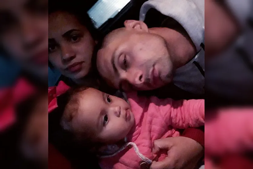  Tayane com a filha Alice e o marido Luiz Paulo, que morreram durante o acidente em Apucarana, em abril de 2020 