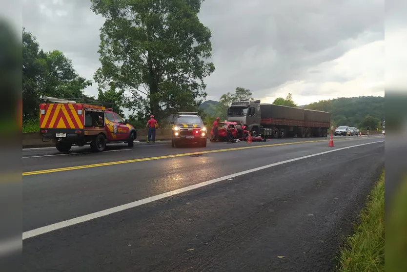 Três pessoas da mesma família morrem em acidente na BR-376