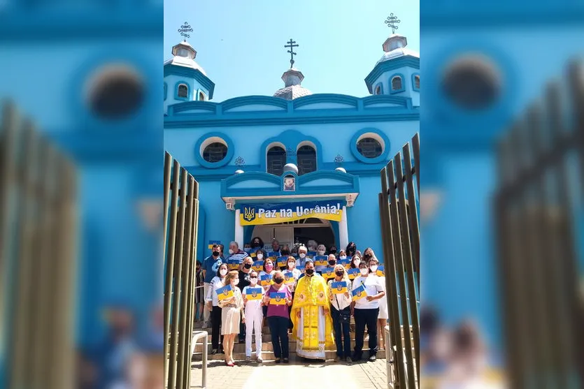 Ucranianos que vivem em Apucarana fazem oração pela paz