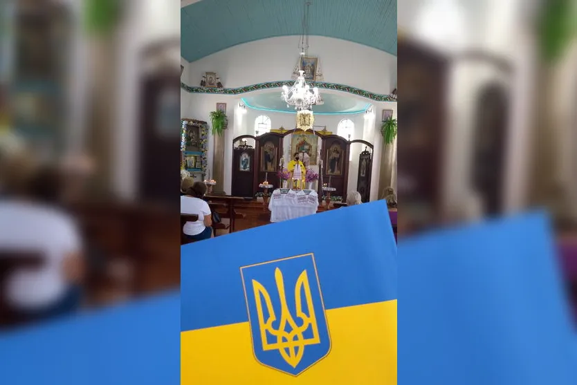 Ucranianos que vivem em Apucarana fazem oração pela paz