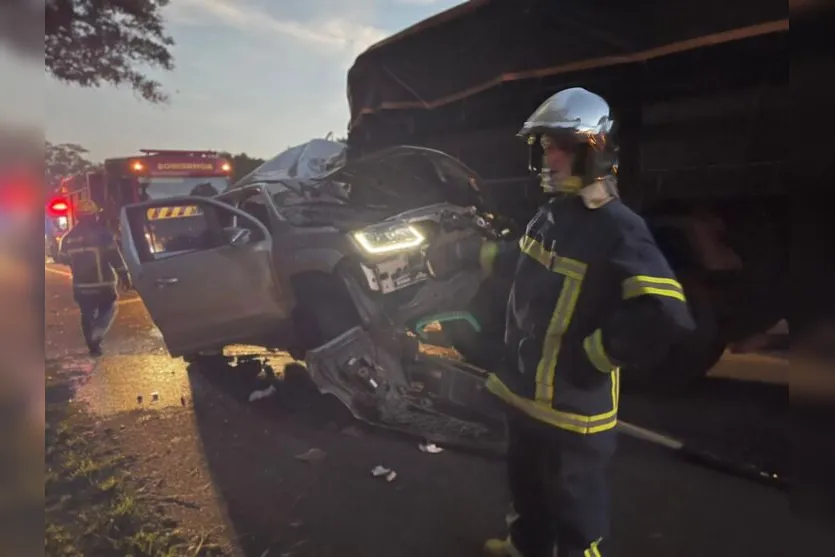 Acidente no Contorno Sul deixa motorista preso às ferragens; veja