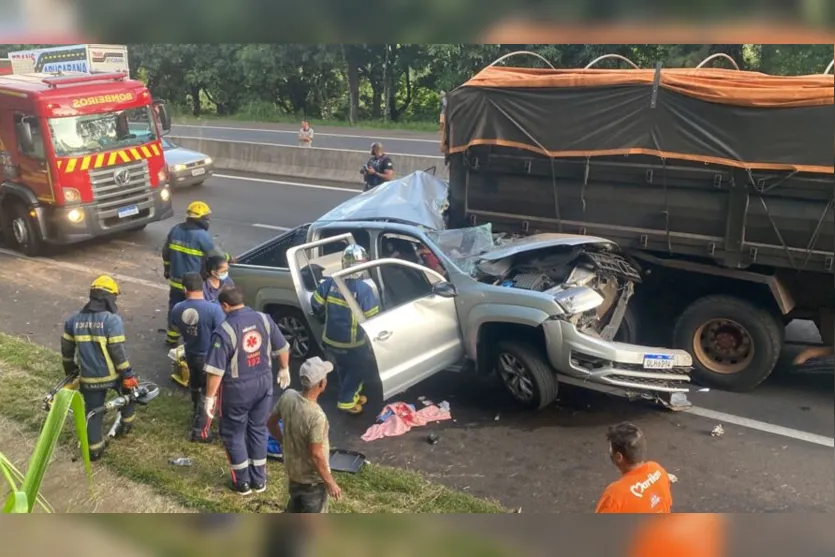 Acidente no Contorno Sul deixa motorista preso às ferragens; veja