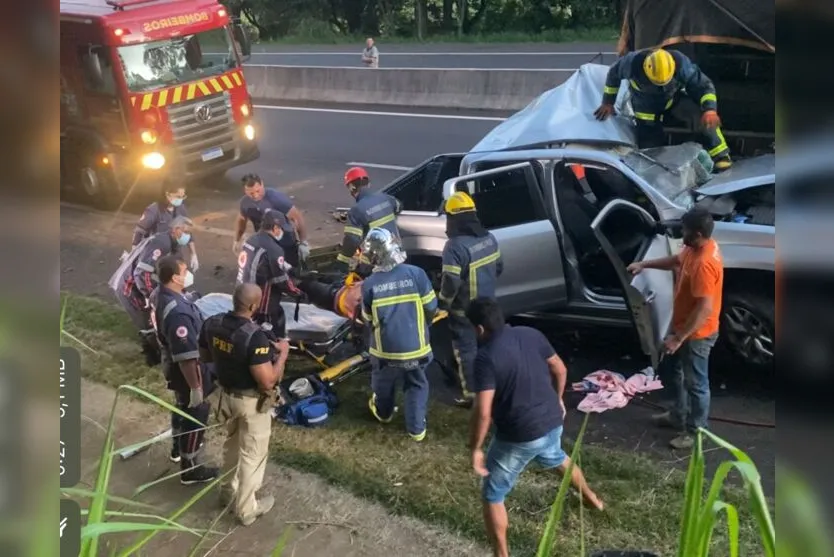 Acidente no Contorno Sul deixa motorista preso às ferragens; veja