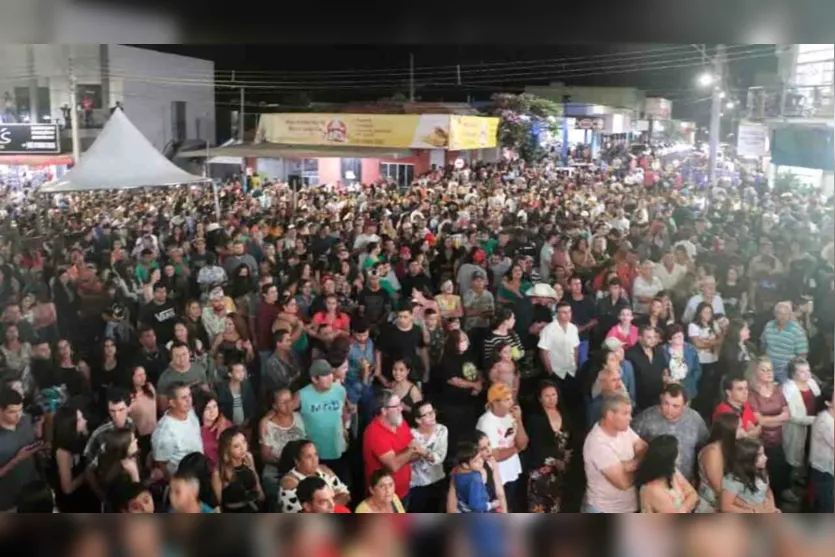 Aniversário de 58 anos de Jardim Alegre atrai multidão; veja