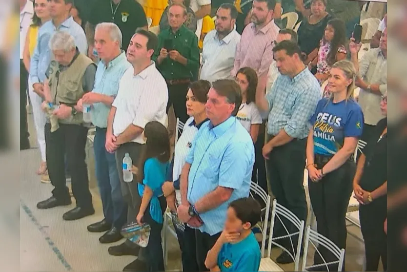 Bolsonaro participa de missa em Santuário de Bandeirantes