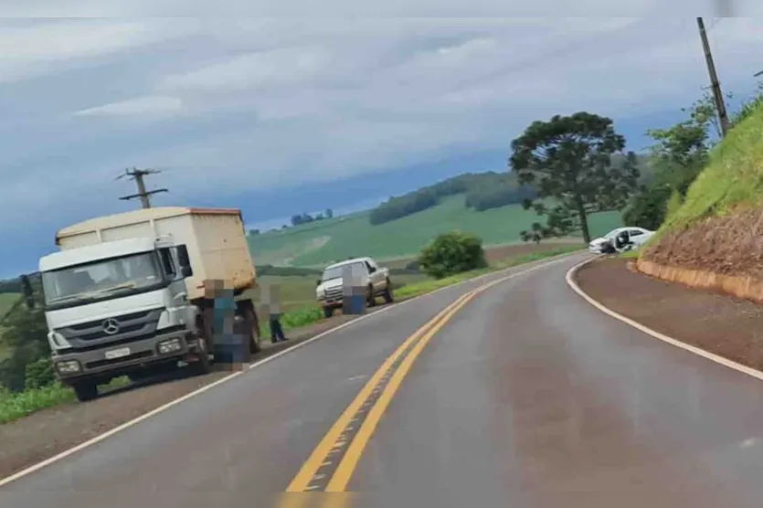 Carro da Prefeitura de Ivaiporã se envolve em acidente em Borrazópolis