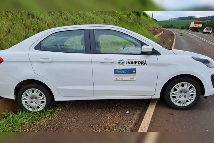 Carro da Prefeitura de Ivaiporã se envolve em acidente em Borrazópolis