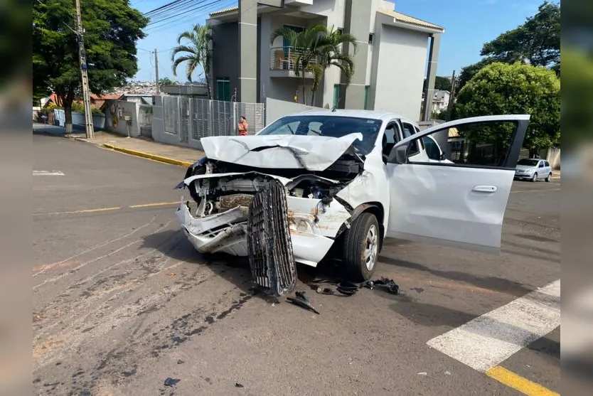 Colisão lateral deixa motorista ferida em Apucarana