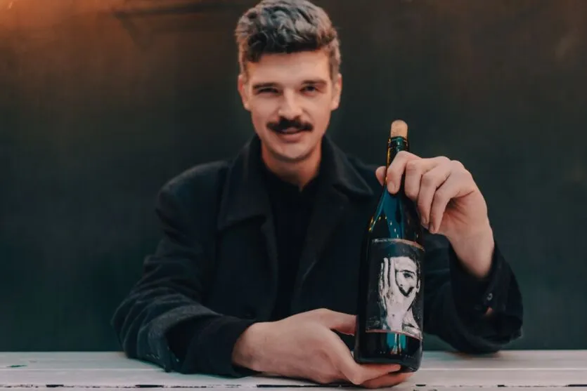 Compositor de Sabáudia é destaque no cenário musical