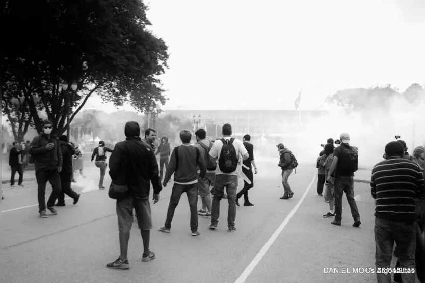 Educação para atividades no Estado e faz manifestação