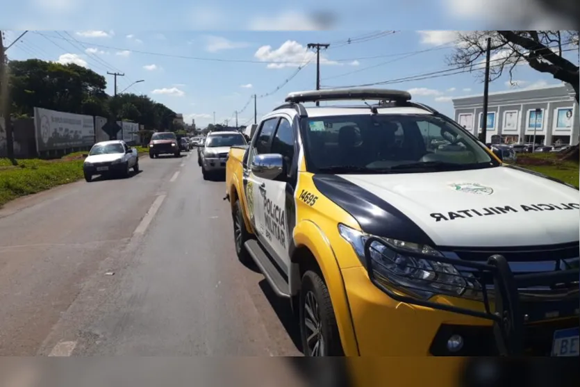 Engavetamento envolve quatro carros em Arapongas