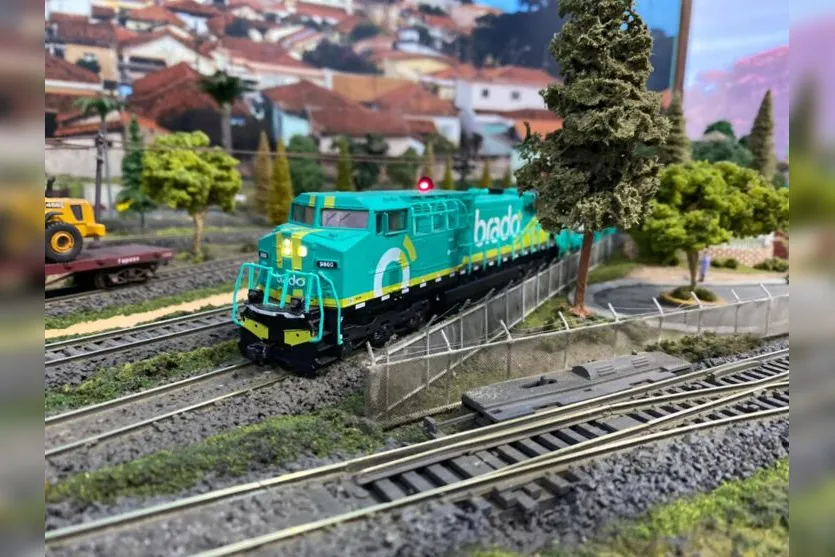 Hobby do ferreomodelismo atrai morador de Arapongas