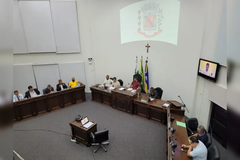 Julgamento de vereador preso lota a Câmara de Arapongas