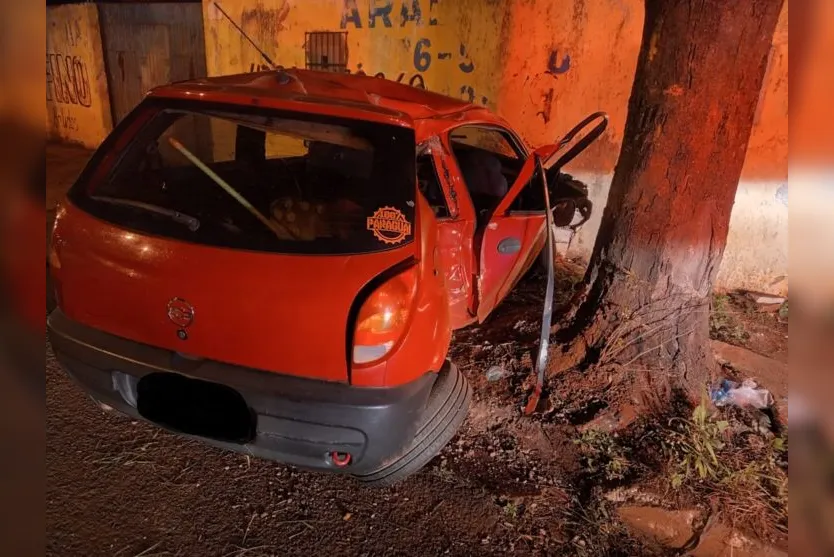 Motorista fica em estado grave após ser ejetado de carro