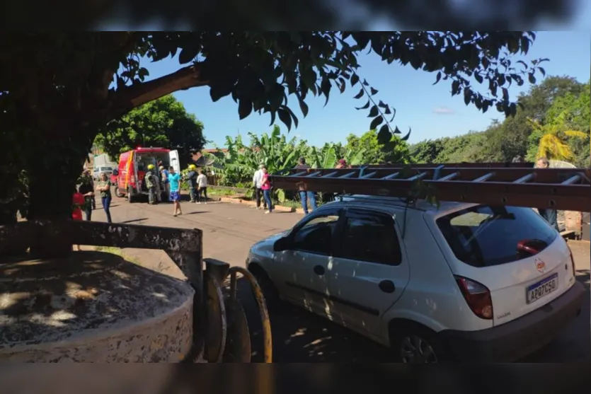 Motorista perde o controle do veículo e capota em Apucarana